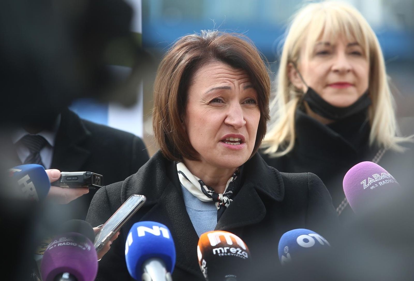 11.03.2021., Zagreb -  Zamjenica gradonacelnika  Grada Zagreba dr.sc. Jelena Pavicic Vukicevic, u drustvu suradnika, obiljezili  pocetak radova na uredenju Terapijskog vrta. 
Photo: Matija Habljak/PIXSELL