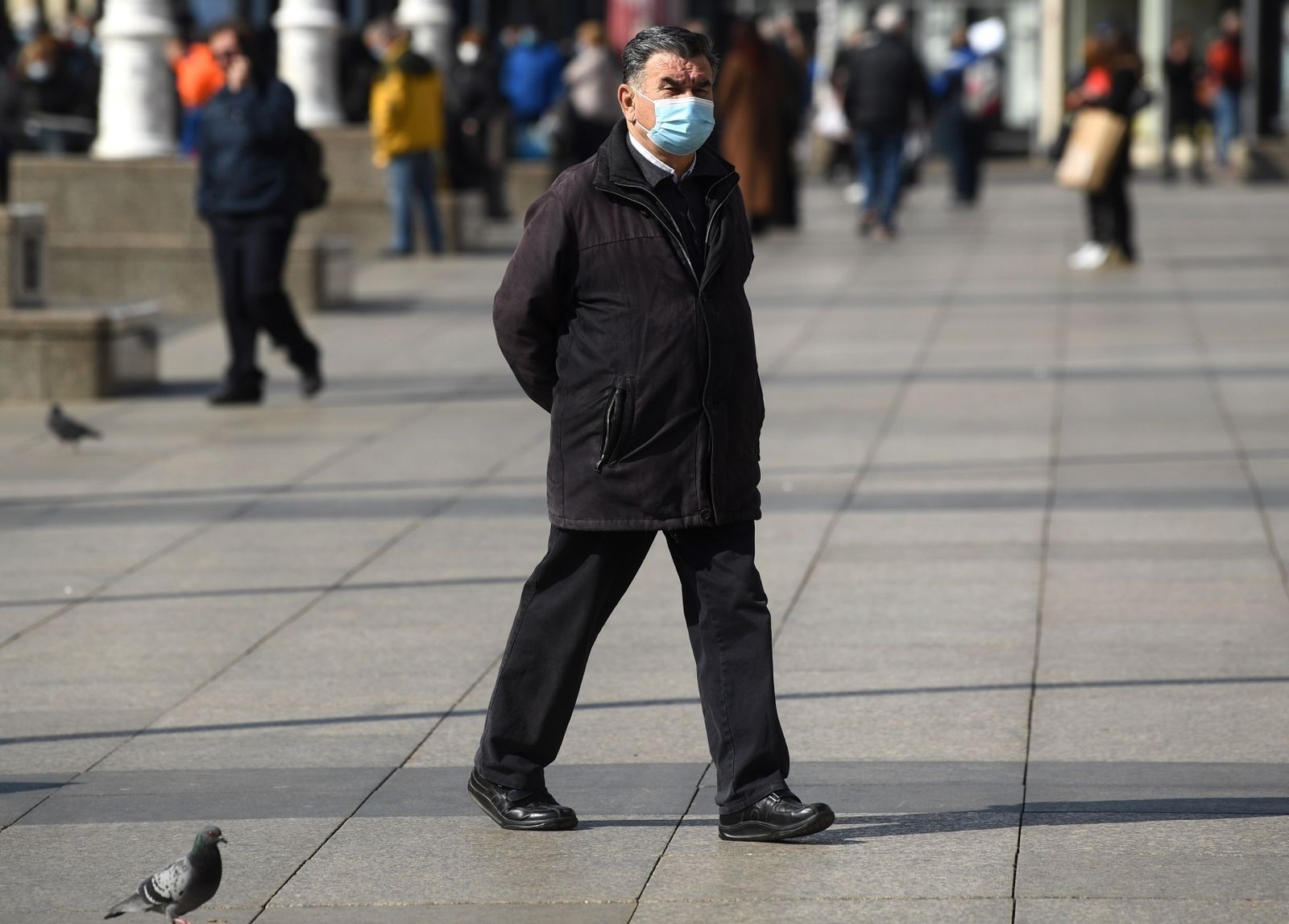 11.03.2021., Zagreb - S toplijim vremenom gradjani sve manje nose maske dok brojevi zarazenih od koronavirusa rastu,   Hrvatska ulazi u treci val pandemije. 

Photo: Marko Lukunic/PIXSELL