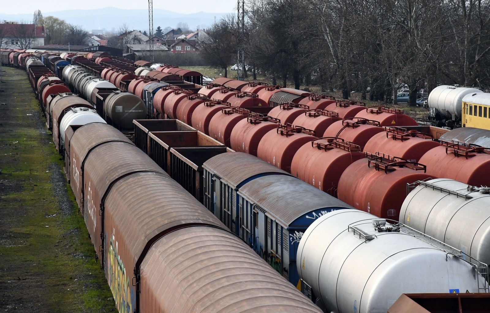 11.03.2021., Slavonski Brod - Teretni vagoni i cisterne na zeljezničkom kolodvoru u Slavonskom Brodu cekaju polazak na odredista.
Photo: Ivica Galovic/PIXSELL