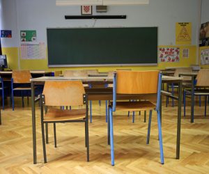 11.05.2020.,Sibenik - Odlukom Stozera za civilnu zastitu nakon mjesec i pol dana skole su otvorile svoja vrata.Odaziv ucenika je mali i ucionice su i dalje prazne. 
Photo: Dusko Jaramaz/PIXSELL