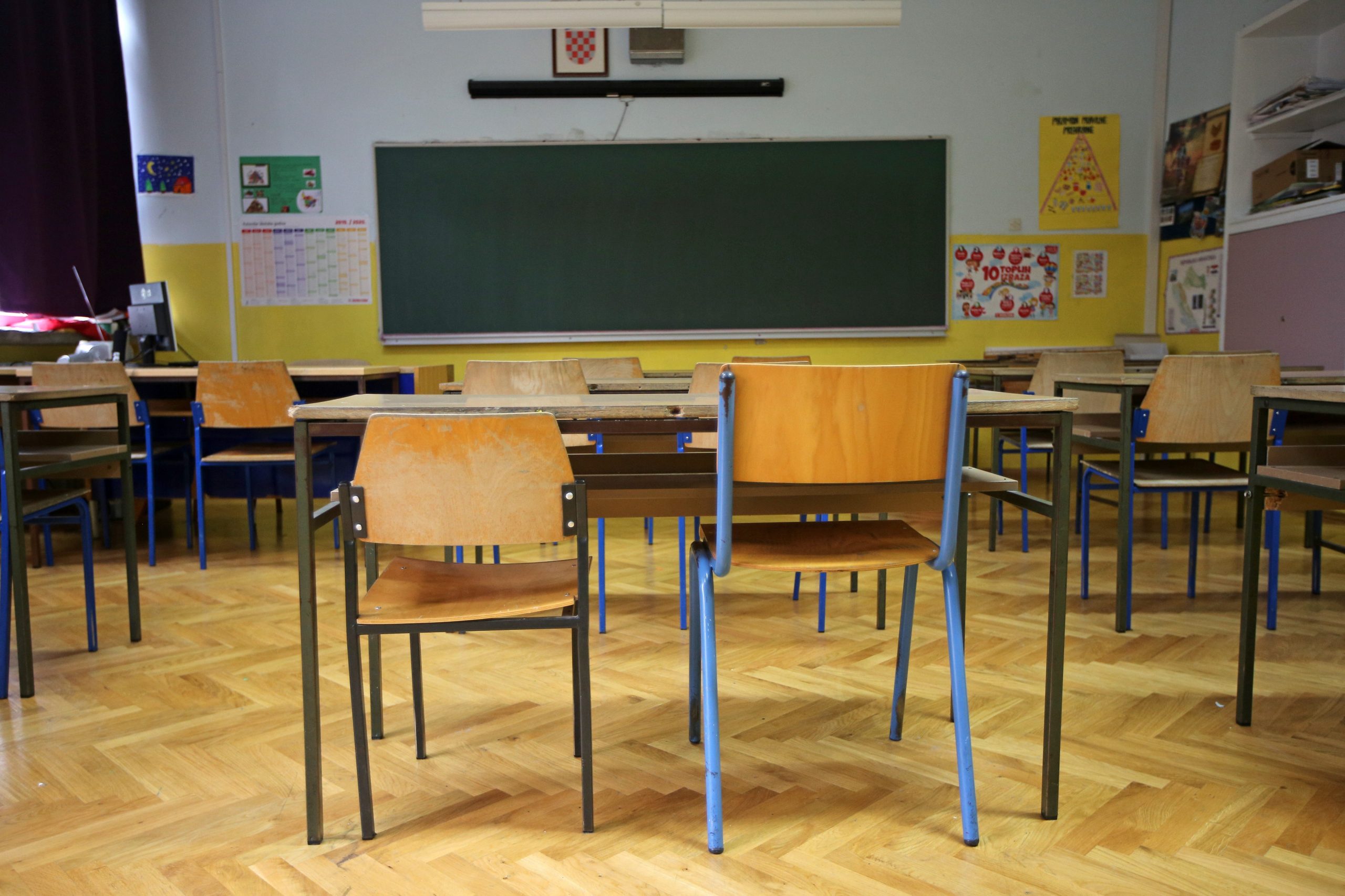 11.05.2020.,Sibenik - Odlukom Stozera za civilnu zastitu nakon mjesec i pol dana skole su otvorile svoja vrata.Odaziv ucenika je mali i ucionice su i dalje prazne. 
Photo: Dusko Jaramaz/PIXSELL
