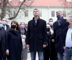 12.03.2021., Zagreb - Kandidat HDZ-a za gradonacelnika Grada Zagreba Davor Filipovic obisao je danas kompleks bivse vojne bolnice u Vlaskoj 87.
Photo: Patrik Macek/PIXSELL
