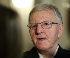 09.01.2013., Zagreb - U Hrvatskom novinarskom drustvu  odrzana je  tribina o temi - Glavni urednici. U raspravi se pokusalo odgovoriti na pitanja: tko su u nas glavni urednici medija, kako se oni biraju - postavljaju, koliko na njihov izbor utjecaja imaju sami novinari, koliko pak utjecaja glavni urednici imaju na uredjivacku politiku medija koje vode, jesu li glavni urednici prvi ljudi redakcija ili poslusnici uprava.  Branko Tudjen.
Photo: Davor Puklavec/PIXSELL