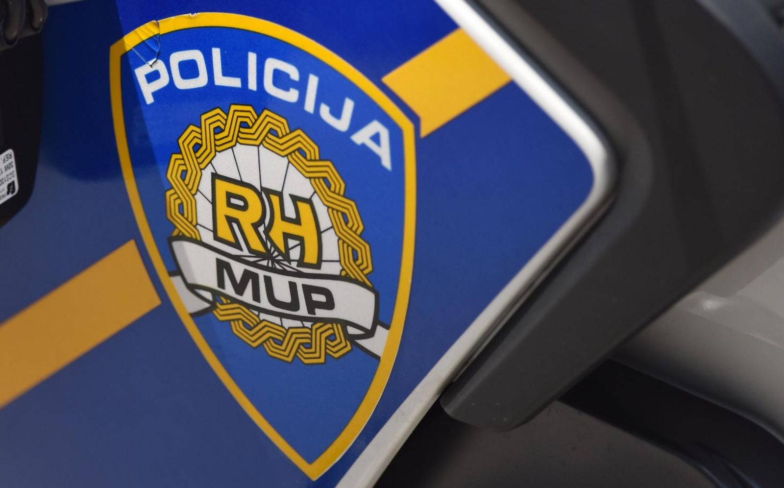 13.05.2018., Sibenik - Oznake na policijskim motorima. 
Photo: Hrvoje Jelavic/PIXSELL