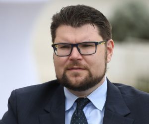 14.03.2021., Sibenik - Predstavljanje kandidata za zupana Sibensko - kninske zupanije iz redova SDP-a Joska Supe. Na tiskovnoj konferenciji prisustvovali su i prvi predsjenik SDP-a Pedja Grbin te europarlamentarac Nino Picula.
Photo: Hrvoje Jelavic/PIXSELL