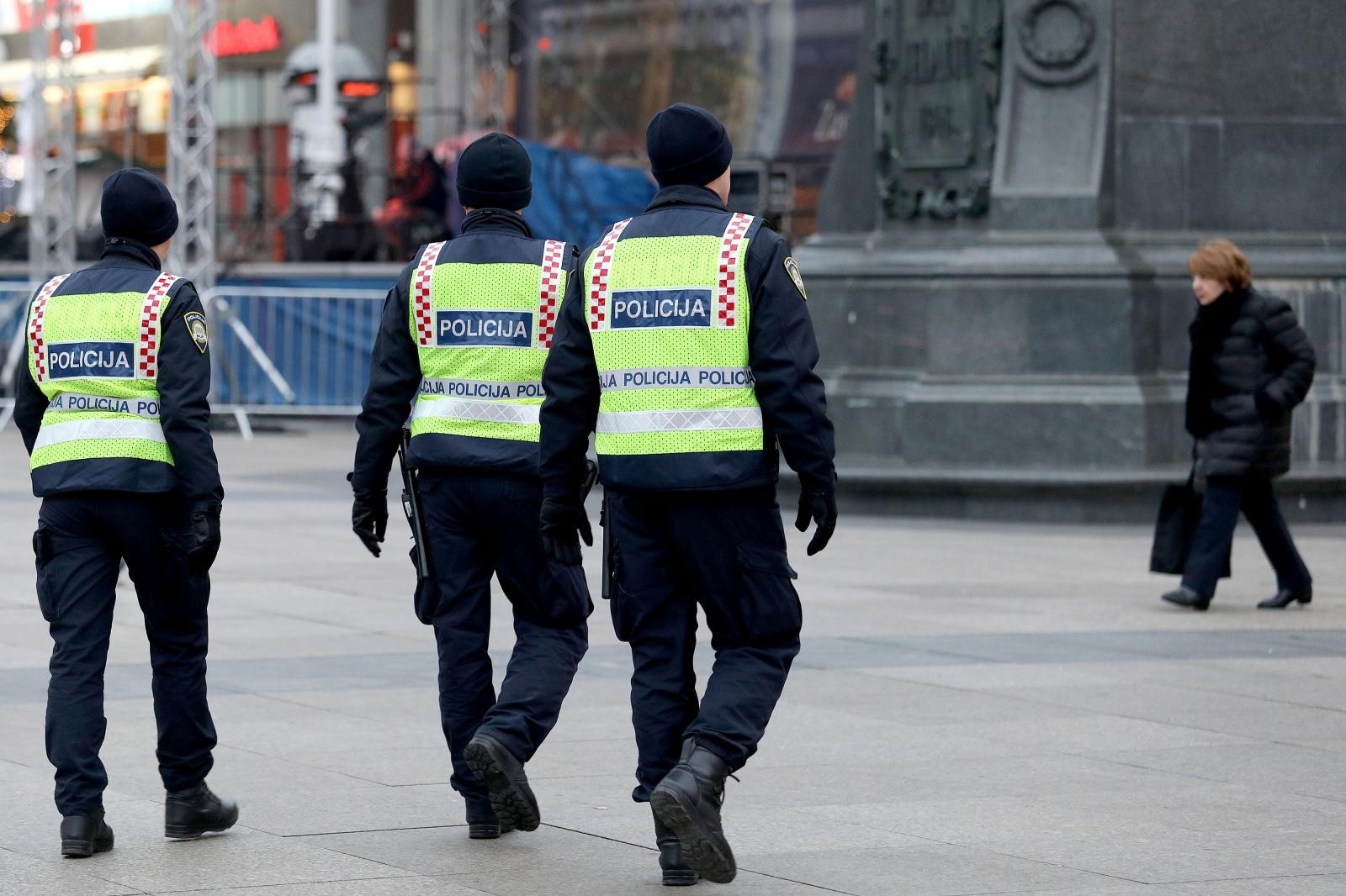 Zagreb: Za vrijeme Adventa povećan je broj policajaca na gradskim ulicama 14.12.2018., Zagreb - Vec od ranog jutra primjetan je pojacan angazman policije na ulicama Zagreba tijekom Adventa. Temeljna, prometna, interventna policija te policajci u civilu brinu se da najmasovnije dogadjanje u gradu prodje bez problema. Photo: Patrik Macek/PIXSELL