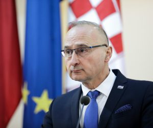 15.02.2021., Zagreb - Ministar vanjskih i europskih poslova Gordan Grlic Radman sastao se s ministrom vanjskih i europskih poslova Slovacke Republike Ivanom Korcokom, koji boravi u radnom posjetu Republici Hrvatskoj.
Photo: Emica Elvedji/PIXSELL
