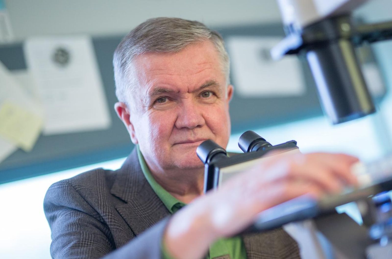 15.12.2016., Rijeka - Profesor Stipan Jonjic u histoloskom laboratoriju Medicinskog fakulteta u Rijeci. 
Photo: Nel Pavletic/PIXSELL