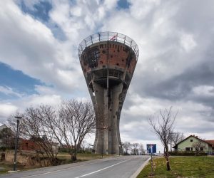 17.03.2021.,Vukovar - Gradonacelnik Vukovara Ivan Penava i direktor tvrtke Vukovarski vodotoranj - simbol hrvatskog zajednistva, Darijan Zeko, odrzali su konferenciju za medije povodom primanja Vukovarskog vodotornja u clanstvo medjunarodne organizacije World Federation of Great Towers (WFGT). Organizacija, osnovana 1989. godine, broji preko 50 medjunarodnih clanova, a posvecena je promociji, umrezavanju, razmjeni ideja i partnerstava medju svjetskim tornjevima. Photo: Davor Javorovic/PIXSELL