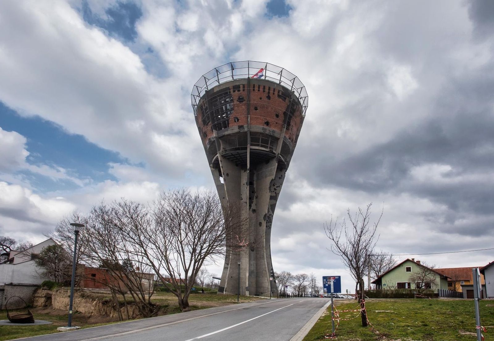 17.03.2021.,Vukovar - Gradonacelnik Vukovara Ivan Penava i direktor tvrtke Vukovarski vodotoranj - simbol hrvatskog zajednistva, Darijan Zeko, odrzali su konferenciju za medije povodom primanja Vukovarskog vodotornja u clanstvo medjunarodne organizacije World Federation of Great Towers (WFGT). Organizacija, osnovana 1989. godine, broji preko 50 medjunarodnih clanova, a posvecena je promociji, umrezavanju, razmjeni ideja i partnerstava medju svjetskim tornjevima. Photo: Davor Javorovic/PIXSELL
