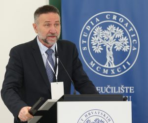 19.10.2020., Zagreb - Na Fakultetu hrvatskih studija na Znanstveno-ucilisnom kampusu Borongaj otvorena je izlozba i konferencija o ljudima koji zive i rade u inozemstvu poznatiji kao gastarbajteri. Pavao Barisic Photo: Marko Prpic/PIXSELL