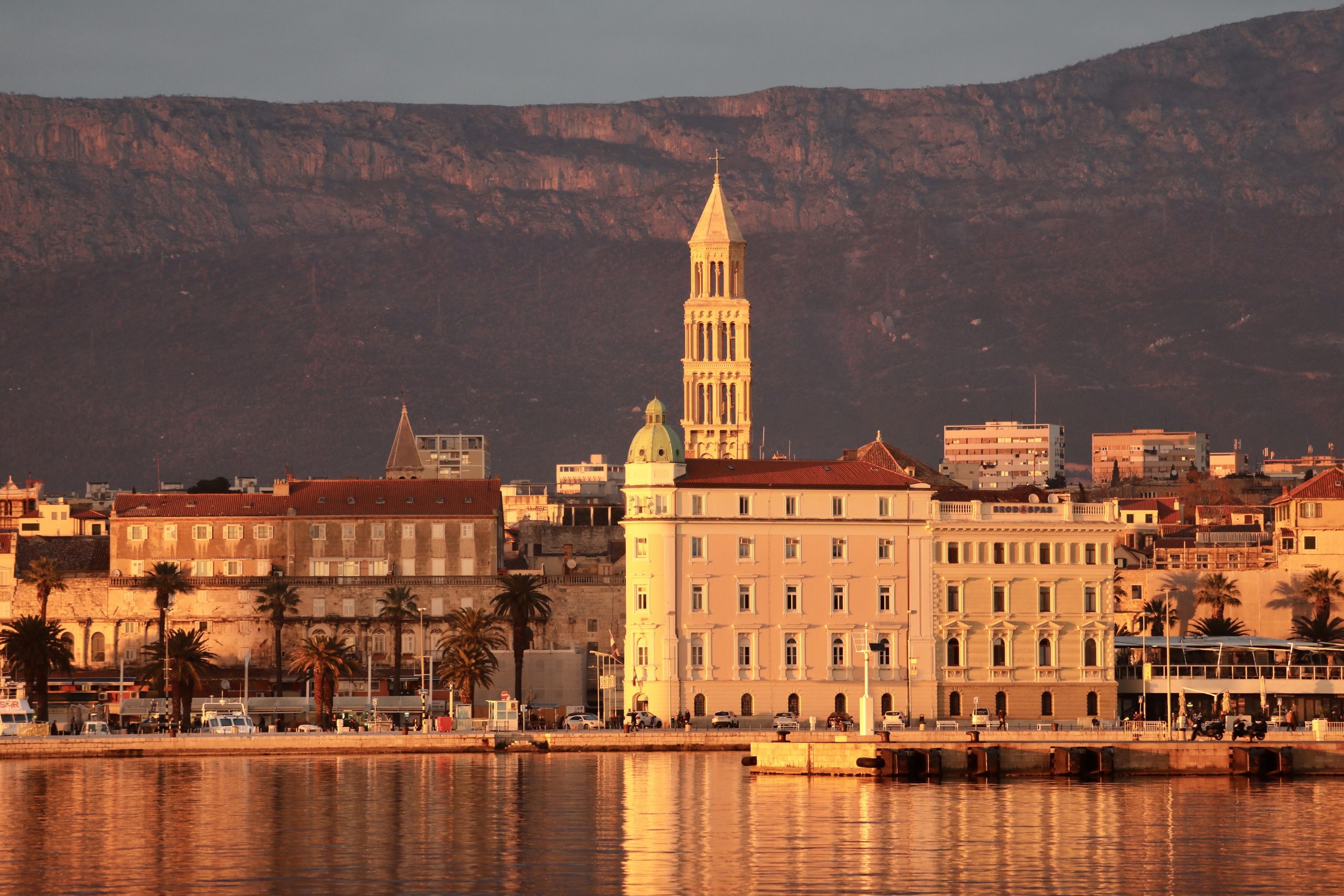 20.02.2021., Split - Jadrolinijin trajekt Marko Polo u gradskoj luci. Photo: Ivo Cagalj/PIXSELL