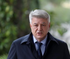 22.02.2021., Rijeka - Redovita tjedna konferencija za medije zupana Primorsko-goranske zupanije ispred Pomorskog i povijesnog muzeja Hrvatskog primorja. Zupan Zlatko Komadina Photo: Goran Kovacic/PIXSELL