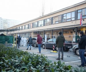 23.11.2020., Zagreb - Od danas u Zagrebu na 12 lokacija krece antigensko testiranje na koronavirus brzim testovima, ciji se nalaz dobiva za 15 minuta, a za sto je trenutno osigurano 50.000 testova. Organizaciju i testiranje pucanstva u Zagrebu u sto kracem vremenu provest ce Nastavni zavod za javno zdravstvo dr. Andrija Stampar i Dom zdravlja Centar - Dom zdravlja istok i Dom zdravlja zapad u kooordinaciji s Gradskim uredom za zdravlje. Dom zdravlja Zagreb - Zapad 1, Prilaz baruna Filipovica 11, testiranje na koronavirus. 
Photo: Goran Stanzl/PIXSELL