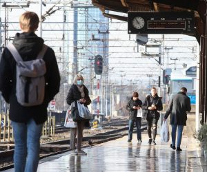 23.12.2020., Zagreb - Zbog uvodjenja propusnica kroz zupanije Glavni kolodvor ima puno manje putnika nego inace. Photo: Matija Habljak/PIXSELL
