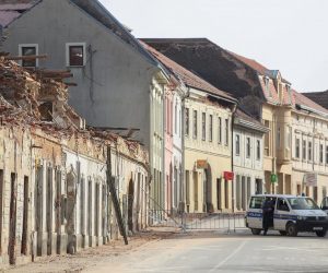 24.02.2021., Petrinja - Danas u 11 sati potres jakosti  4,1 po Richteru, s epicentrom u blizini Gline, pogodio je i Petrinju. Centar Petrinje odmah nakon potresa zatvoren je za pjesake.
Photo: Luka Stanzl/PIXSELL