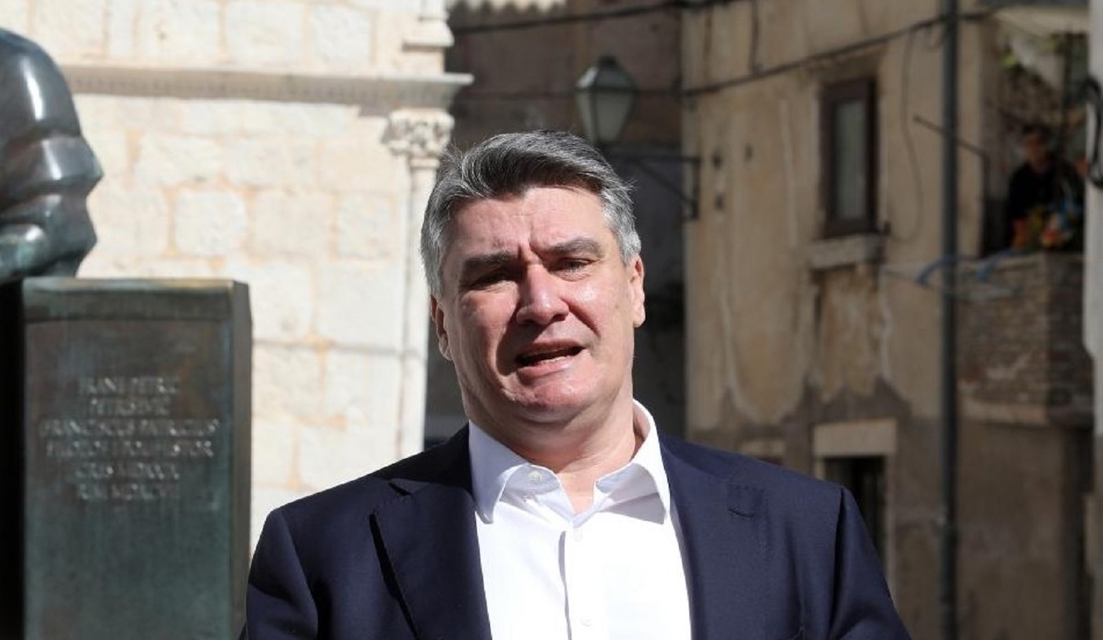24.03.2021., Cres - Predsjednik RH Zoran Milanovic u obilasku obnovljene patricijske palace Moise, nakon cega je dao izjave za medije i obisao grad..
Photo: Goran Kovacic/PIXSELL
