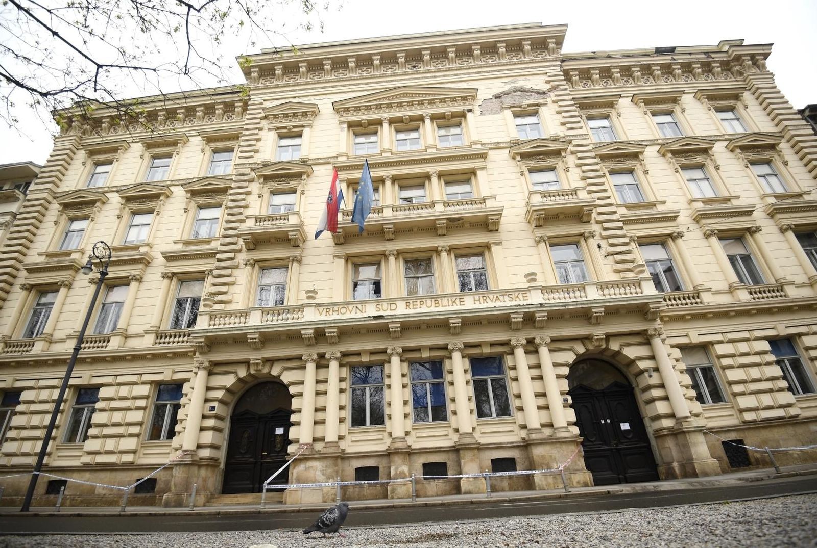 26.03.2020., Zagreb - Zgrada Vrhovnog suda ostecena u potresu. Photo: Marko Lukunic/PIXSELL