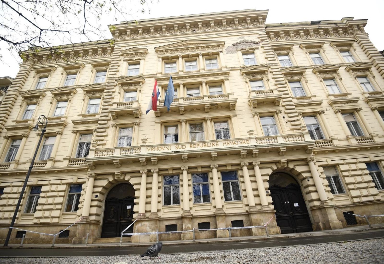 26.03.2020., Zagreb - Zgrada Vrhovnog suda ostecena u potresu. Photo: Marko Lukunic/PIXSELL