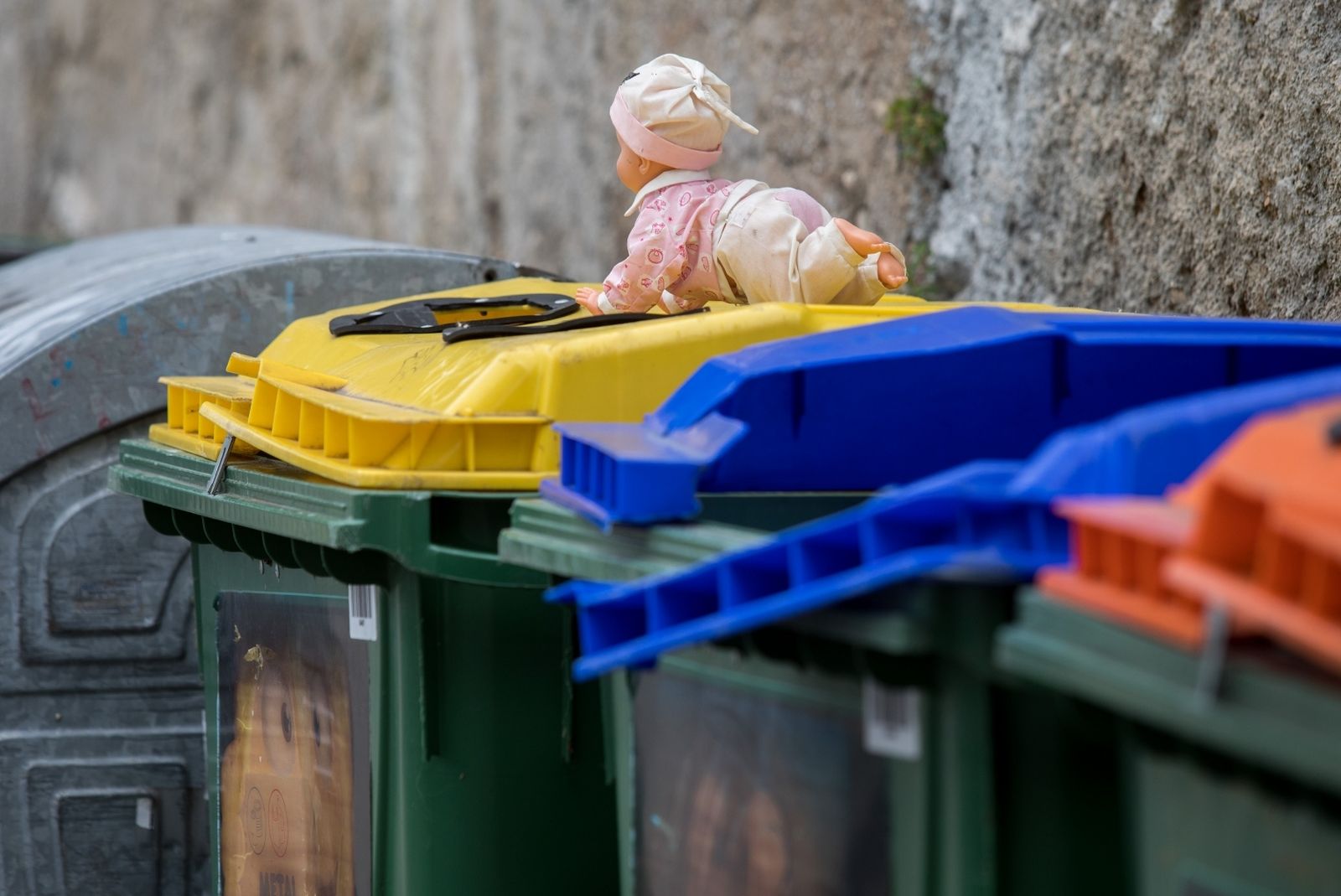 28.4.2020., Rijeka - Ostavljena igracka bebe na kontejneru za smece. Photo: Nel Pavletic/PIXSELL