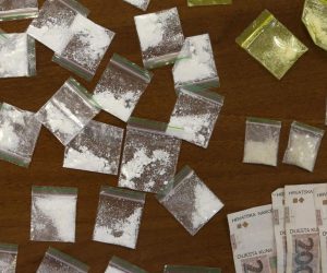 28.07.2015., Sibenik - U sjedistu Policijske Uprave Sibensko-kninske odrzana je konferencija za medije vezana za kaznena djela iz djelokruga suzbijanja zlouporabe droga. Droga je zapljenjena u dvije akcije u Tisnom tza vrijeme odrzavanja festivala elektronske glazbe. Vrijednost zapljenjene droge procjenjuje se na iznos od 150.000,00 kuna dok bi ulicna vrijednost bila vise od 300.000,00 kuna. Photo: Dusko Jarmaz/PIXSELL