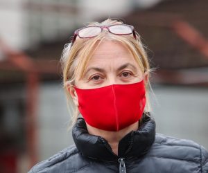 28.12.2020., Glina- Posljedice jutarnjeg potresa vidljive na kucama gradjana. Zamjenica gradonacelnika Gline Branka Baksic Mitic. 
Photo: Luka Stanzl/PIXSELL