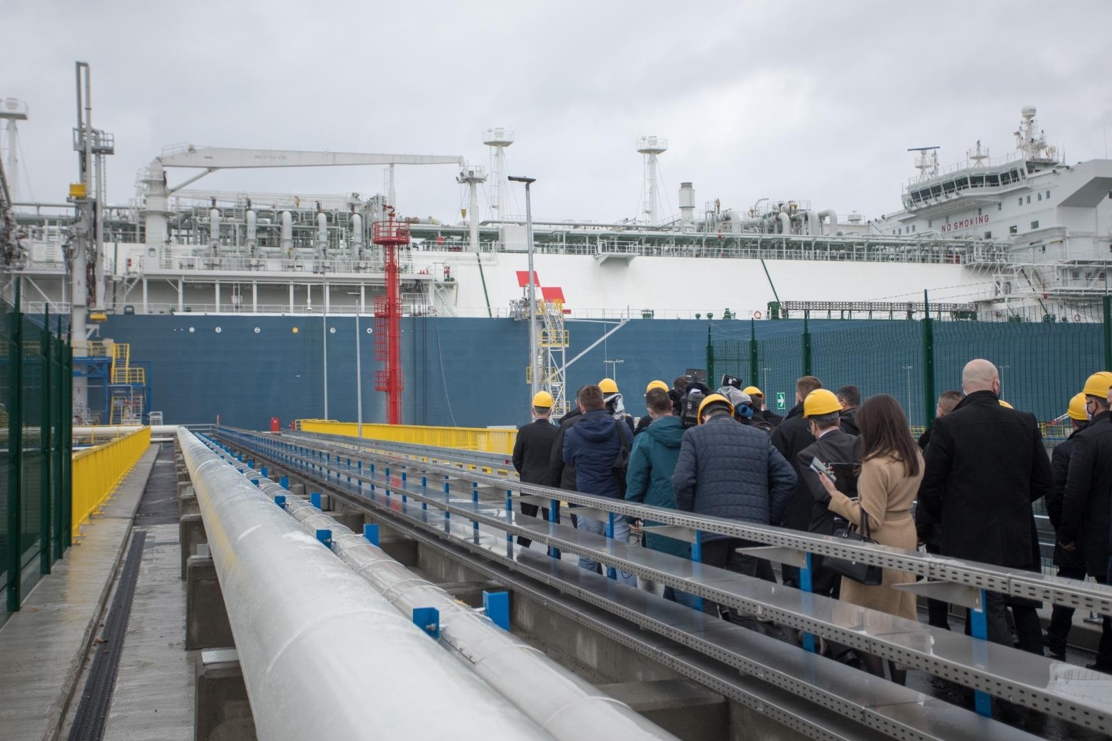 29.01.2021. Omisalj - Plutajuci LNG terminal u Omislju i spojni plinovod Zlobin – Omisalj, kojim ce ukapljeni prirodni plin (UPP/LNG) otpravljati u hrvatski transportni plinski sustav i do kupaca svecano su u petak pusteni u rad. Svecanom pusatanju u rad prisustvovali su Andrej Plenkovic, Tomisalav Coric, Ivica Arar,, Hrvoje Krhen, Peter Szijjarto. Photo: Nel Pavletic/PIXSELL