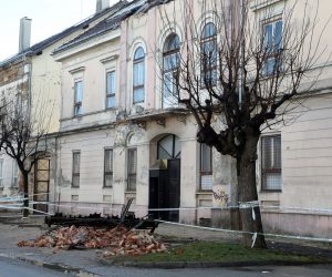 30.01.2021. Petrinja - U Petrinji su danas poceli radovi na uklanjanju ostecenih objekata, 
Photo: Edina Zuko/PIXSELL