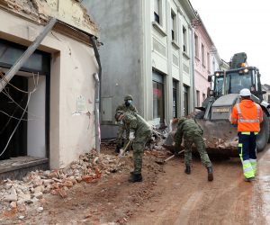 30.01.2021. Petrinja - U Petrinji su danas poceli radovi na uklanjanju ostecenih objekata, 
Photo: Edina Zuko/PIXSELL