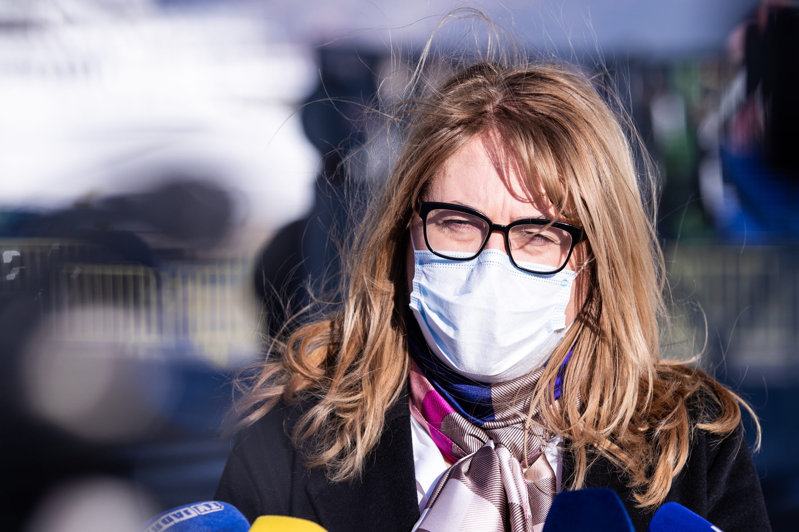 30.11.2020., Split - Epidemiolosko testiranje od danas se obavlja u splitskoj Trajektnoj luci na terminalu za kruzere. Na tom su mjestu dva odvojena punkta - jedan za osobe koje dolaze vozilom i koriste drive-in uslugu i drugi punkt za sve one koji dolaze na testiranje kao pjesaci.
Ravnateljica Nastavnog zavoda za javno zdravstvo Splitsko-dalmatinske zupanije Zeljka Karin
Photo: Milan Sabic/PIXSELL
