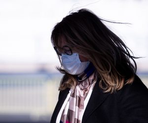 30.11.2020., Split - Epidemiolosko testiranje od danas se obavlja u splitskoj Trajektnoj luci na terminalu za kruzere. Na tom su mjestu dva odvojena punkta - jedan za osobe koje dolaze vozilom i koriste drive-in uslugu i drugi punkt za sve one koji dolaze na testiranje kao pjesaci.
Ravnateljica Nastavnog zavoda za javno zdravstvo Splitsko-dalmatinske zupanije Zeljka Karin
Photo: Milan Sabic/PIXSELL
