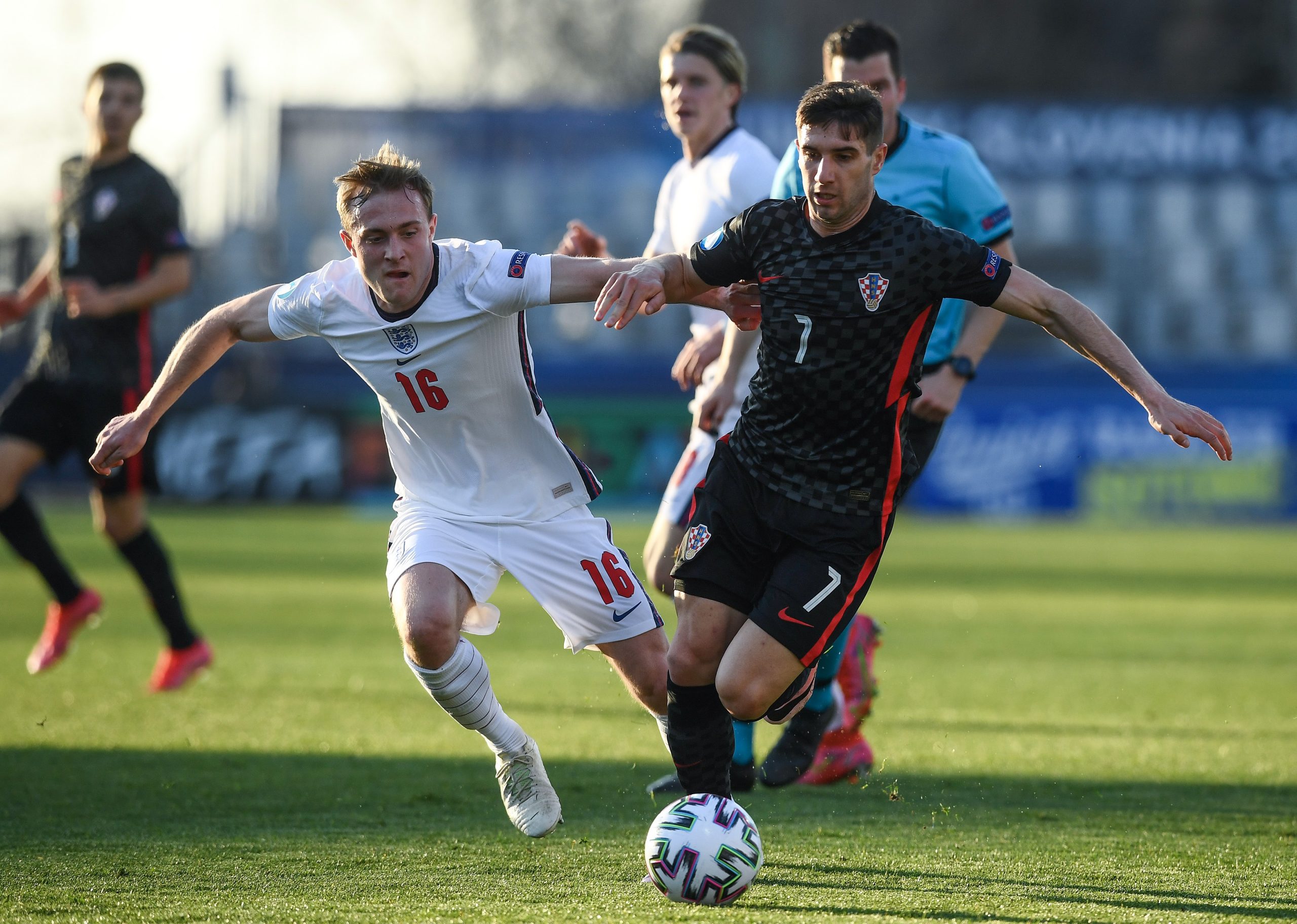 31.03.2021., stadion Bonifika, Koper, Slovenija - UEFA Europsko U21 prvenstvo, skupina D, Hrvatska - Engleska. Oliver Skipp, Luka Ivanusec Photo: Marko Lukunic/PIXSELL