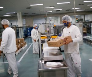 Outbreak of the coronavirus disease (COVID-19), in Brasilia Laboratory employees work at the pharmaceutical company Uniao Quimica, where the Sputnik V vaccine against the coronavirus disease (COVID-19) will be produced, in Brasilia, Brazil March 2, 2021. REUTERS/Adriano Machado ADRIANO MACHADO