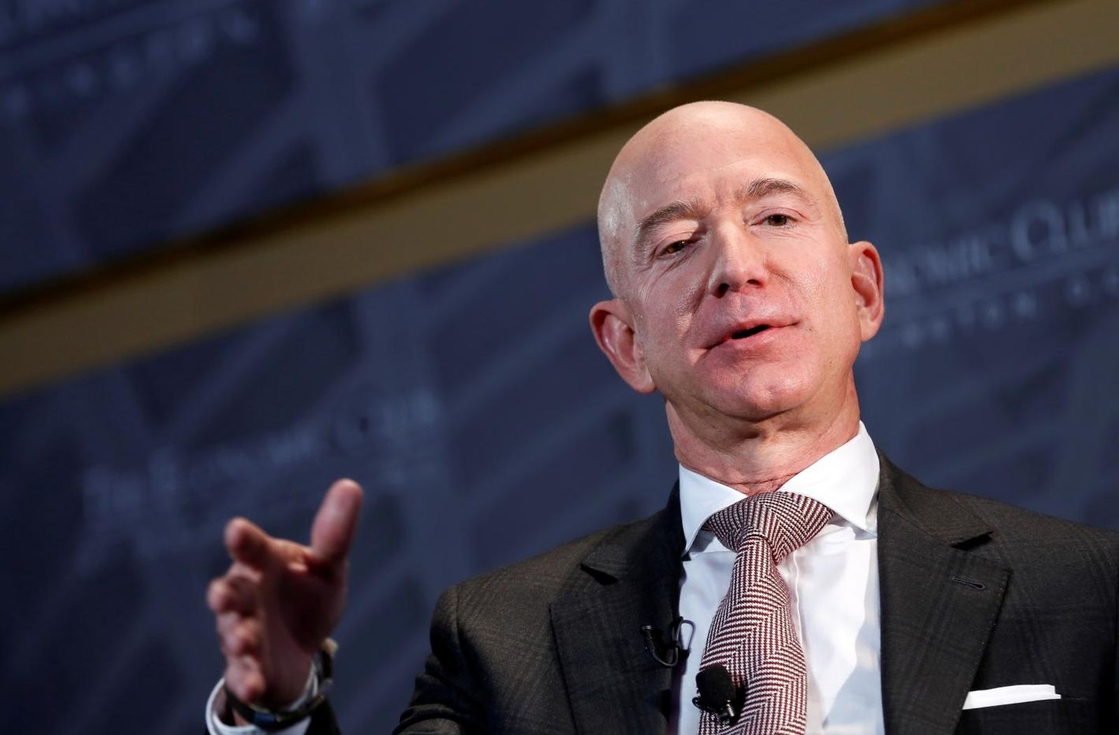 FILE PHOTO: Special Report AMAZON-INDIA/OPERATION FILE PHOTO: Jeff Bezos, president and CEO of Amazon and owner of The Washington Post, speaks at the Economic Club of Washington DC's "Milestone Celebration Dinner" in Washington, U.S., September 13, 2018.      REUTERS/Joshua Roberts/File Photo    To match Special Report AMAZON-INDIA/OPERATION Joshua Roberts