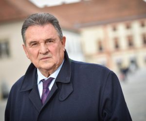 24.12.2020., Varaždin - Radimir Čačić, župan Varaždinske županije, predsjednik Narodne stranke -REFORMISTI.

Foto: Saša Zinaja