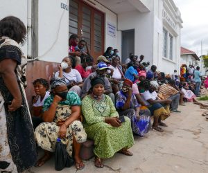 epa09104704 People await the arrival of more ships from Palma district with people fleeing attacks by rebel groups, in Pemba, Mozambique, 29 March 2021. Survivors of the 24 March attacks carried out by Islamist militants in Palma, northern Mozambique are to arrive on boats in Pemba.  EPA/LUIS MIGUEL FONSECA