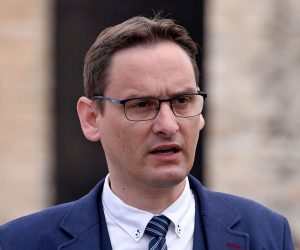 Zadar, 31.03.2021. - Konferencija za medije Pedje Grbina, predsjednik SDP-a i Marka Vucetica, kandidata za gradonacelnika Zadra na predstojecim lokalnim izborima. Na slici: Marko Vucetic, Foto HINA/Zvonko KUCELIN