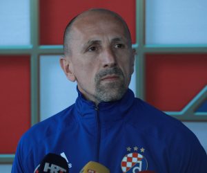 Zagreb, 13.04.2021 - Media day uoči uzvratne utakmice četvrtfinala Europa lige Villarreal - Dinamo, na kojem su se medijima obratiti trener Damir Krznar (na slici) te igrači Kristijan Jakić, Joško Gvardiol i Stefan Ristovski. foto HINA/ Tomislav PAVLEK/ tp