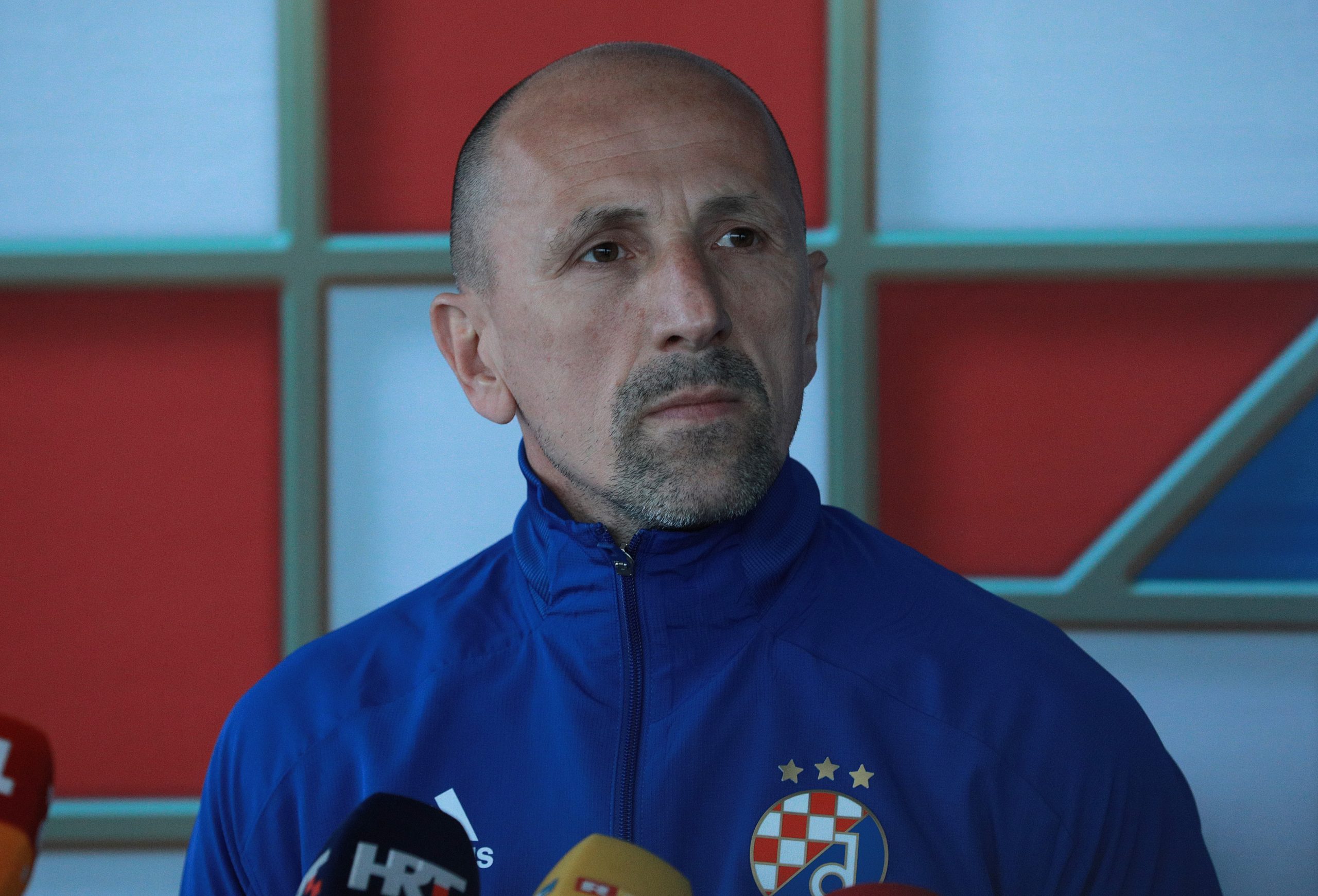 Zagreb, 13.04.2021 - Media day uoči uzvratne utakmice četvrtfinala Europa lige Villarreal - Dinamo, na kojem su se medijima obratiti trener Damir Krznar (na slici) te igrači Kristijan Jakić, Joško Gvardiol i Stefan Ristovski. foto HINA/ Tomislav PAVLEK/ tp
