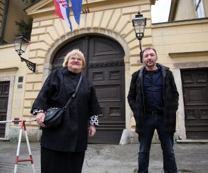 Zagreb, 14.04.2021 -   Konferencija za medije kandidatkinja Glas-a za gradonačelnicu Anka Mrak-Taritaš i kandidat za zamjenika gradonačelnice Marko Torjanac, koji su predstavili plan za kulturno i urbanističko oživljavanje Gornjeg grada. Na fotografiji Anka Mrak-Taritaš, Marko Torjanac.  foto HINA/ Daniel Kasap/ dk