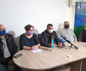 Zagreb, 19.4.2021.- Zamjenik predsjednika Vijeæa romske nacionalne manjine  Zagreba Jasmin Bajriæ pozvao je na konferenciji za novinare kandidate i kandidatkinje za zagrebaèkog gradonaèelnika da u kampanji ne zloupotrebljavaju Rome te ne ire stereotipe i predrasude.  
foto HINA/ Marina BUJAN/ ua