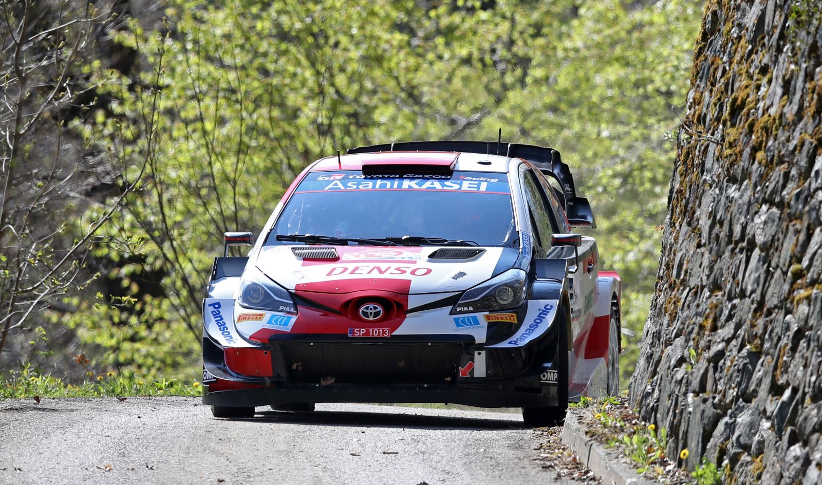 Zagreb, 22.04.2021 - Neslubeni trening WRC Croatia Rallya, tzv. Shakedown, na stazi kod Medvedgrada. Na slici engleski vozac Elfyn Evans i suvozac Martin Scott u automobilu Toyota Yaris WRC.
foto HINA/ Damir SENCAR/ ds
