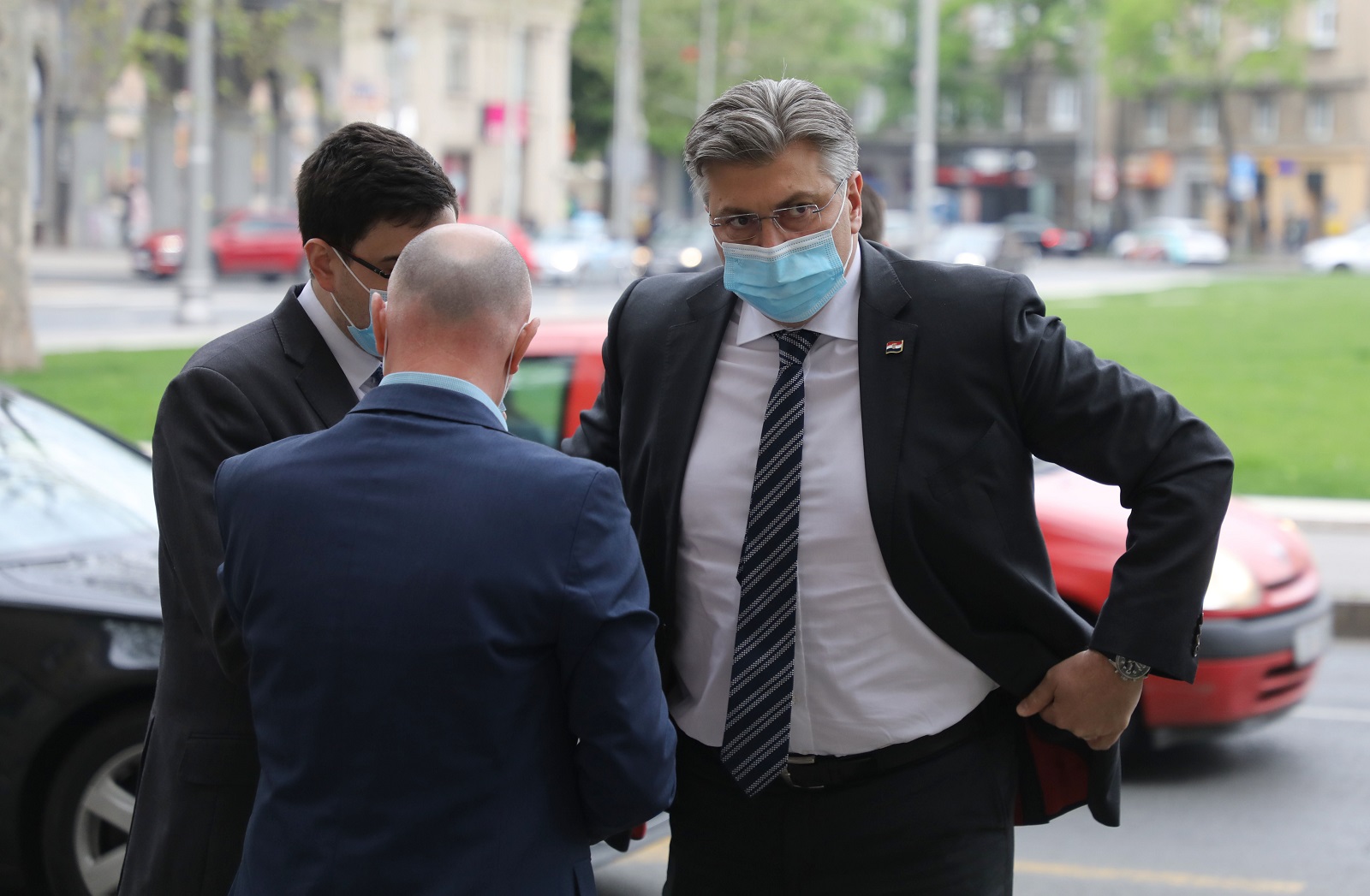 Zagreb, 26.04.2021. - Zajednička sjednica Predsjedništva i Nacionalnog viječa HDZ-a. Na fotografiji Andrej Plenković daje izjavu prije početka sjednice.
foto HINA/ Admir BULJUBAŠIĆ/ abu