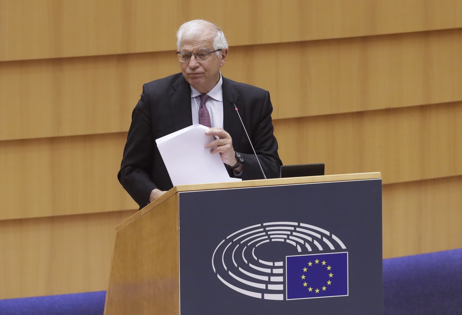 epa09165324 European High Representative of the Union for Foreign Affairs Josep Borrell attends debate on Russia,  the case of Alexei Navalny, military build-up on Ukraine's border and Russian attacks in the Czech Republic during a plenary session of the European Parliament in Brussels, Belgium, 28 April 2021.  EPA/OLIVIER HOSLET