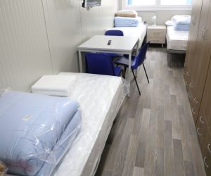 Mošćenica, 30.4.2021.- Ministar vanjskih i europskih poslova Gordan Grlić Radman sa talijanskim ministrom vanjskih poslova Luigiem di Maiom, posjetili su stambene kontejnere iz talijanske donacije u Mošćenici.
foto HINA/ Admir BULJUBAŠIĆ/ abu