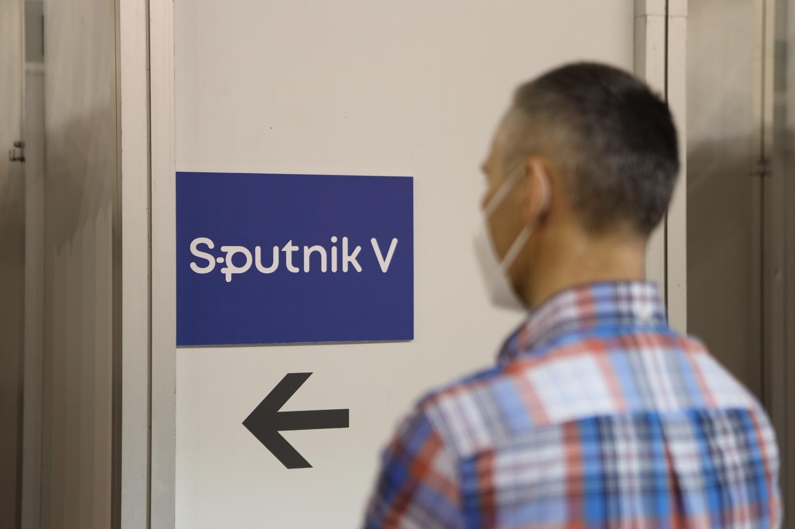 01, April, 2021, Belgrade - Vaccination of citizens, who registered through eGovernment, against the COVID-19 virus continues at the Belgrade fair. Photo: Milan Maricic/ATAImages

01, april, 2021, Beograd  - Na Beogradskom sajmu nastavlja se vakcinacija gradjana, koji su se prijavili preko eUprave, protiv virusa COVID-19. Photo: Milan Maricic/ATAImages