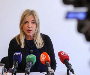 01.07.2020., Zagreb - Predstavnice udruge Roda i pravobraniteljica za djecu Helenca Pirnat Dragicevic izvijestili su na konferenciji za novinare o peticiji za osiguranje prava svakog djeteta da uz njega borave roditelji tijekom bolnickog lijecenja, koju je dosad potpisalo 28.500 gradjana i gradjanki. Helenca Pirnat Dragicevic. 
Photo: Jurica Galoic/PIXSELL