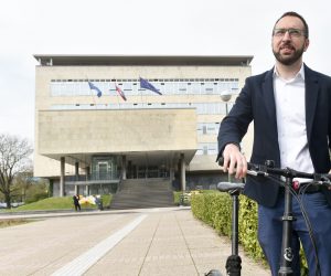 2.4.2021.,Zagreb - Tomislav Tomasevic kandidat za gradonacelnika Grada Zagreba ispred Gradskog poglavarstva odrzao je konferenciju za medije.
photo: Davorin Visnjic/pixsell