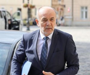 02.08.2018., Zagreb - Drzavni tajnik u Ministarstvu pravosudja Juro Martinovic dolazi na 110. sjednicu Vlade RH. 

Photo: Patrik Macek/PIXSELL