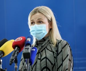 03.04.2021., Zagreb - Ministar rada, mirovinskog sustava, obitelji i socijalne politike Josip Aladrovic i ravnateljica Uprave za obitelj i socijalnu politiku Marija Barilic dali su izjavu vezano uz rezultate upravnog nadzora Centra za socijalnu skrb u Novoj Gradiski. Photo: Emica Elvedji/PIXSELL